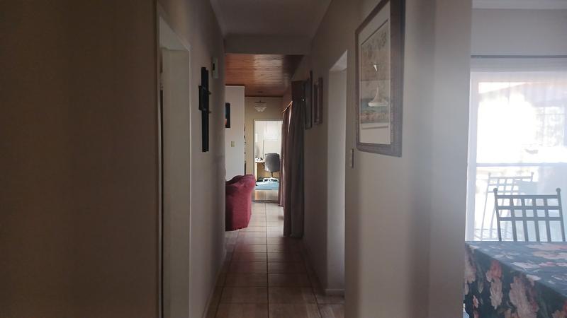 7 Bedroom Property for Sale in Clayville Gauteng