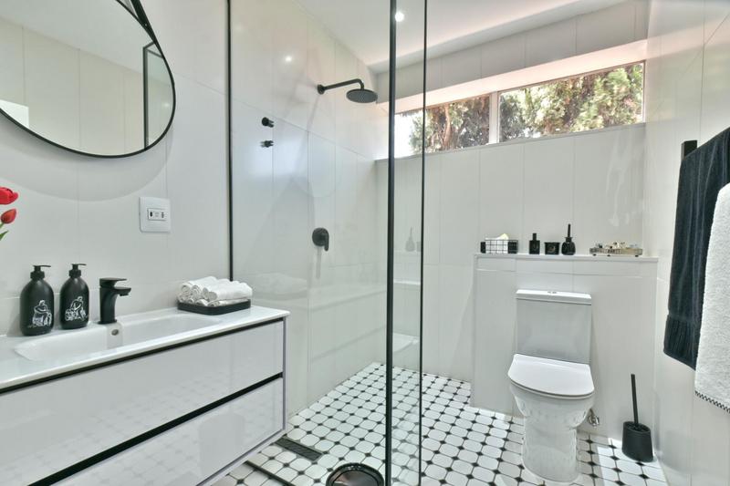 2 Bedroom Property for Sale in Dunkeld West Gauteng