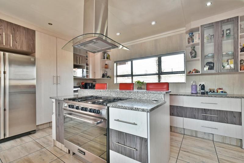 4 Bedroom Property for Sale in Glenvista Gauteng