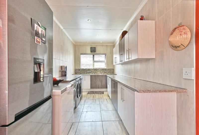 4 Bedroom Property for Sale in Glenvista Gauteng