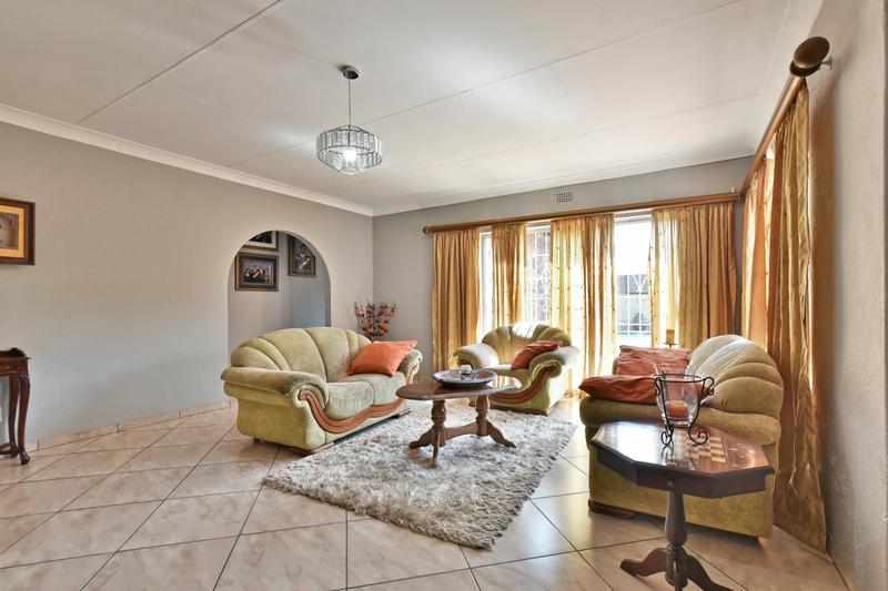 4 Bedroom Property for Sale in Glenvista Gauteng