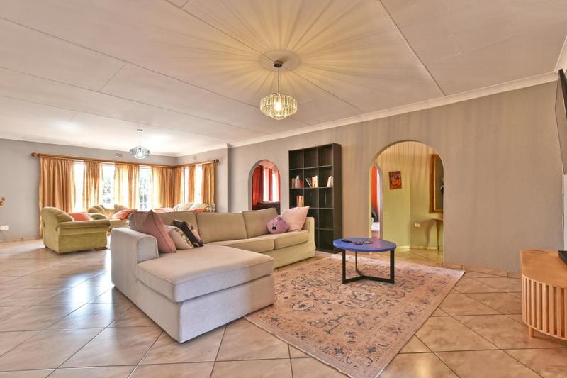 4 Bedroom Property for Sale in Glenvista Gauteng
