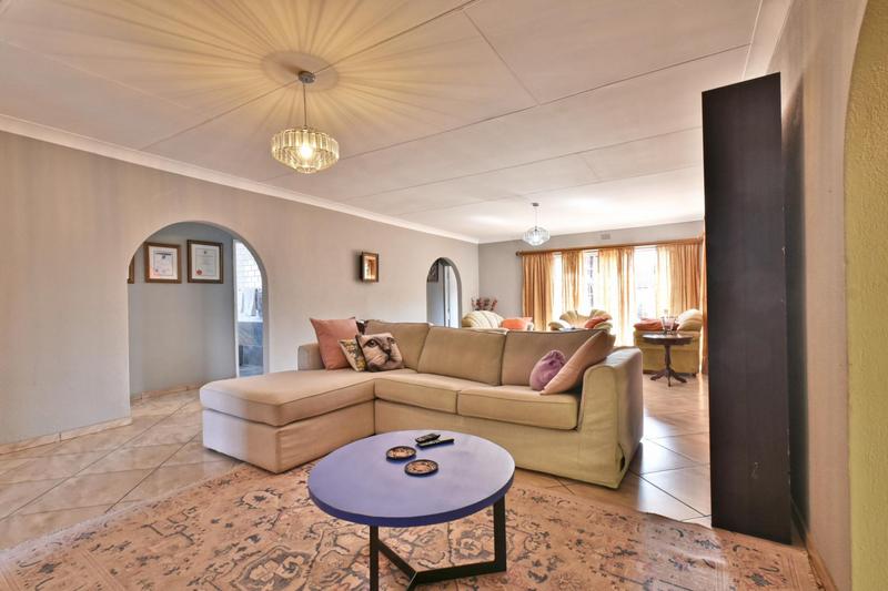 4 Bedroom Property for Sale in Glenvista Gauteng