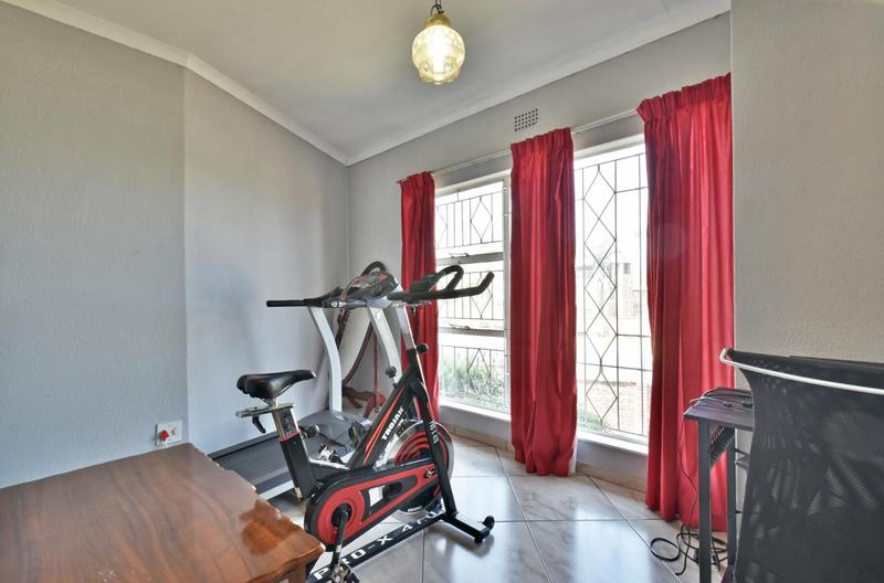 4 Bedroom Property for Sale in Glenvista Gauteng