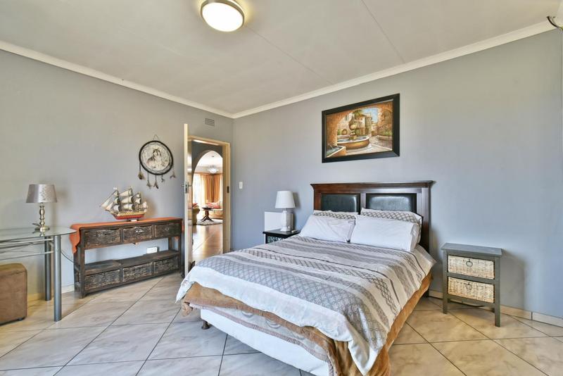 4 Bedroom Property for Sale in Glenvista Gauteng