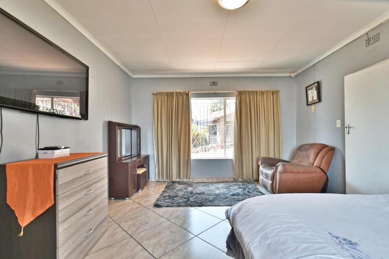 4 Bedroom Property for Sale in Glenvista Gauteng