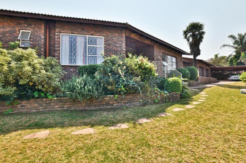 4 Bedroom Property for Sale in Glenvista Gauteng