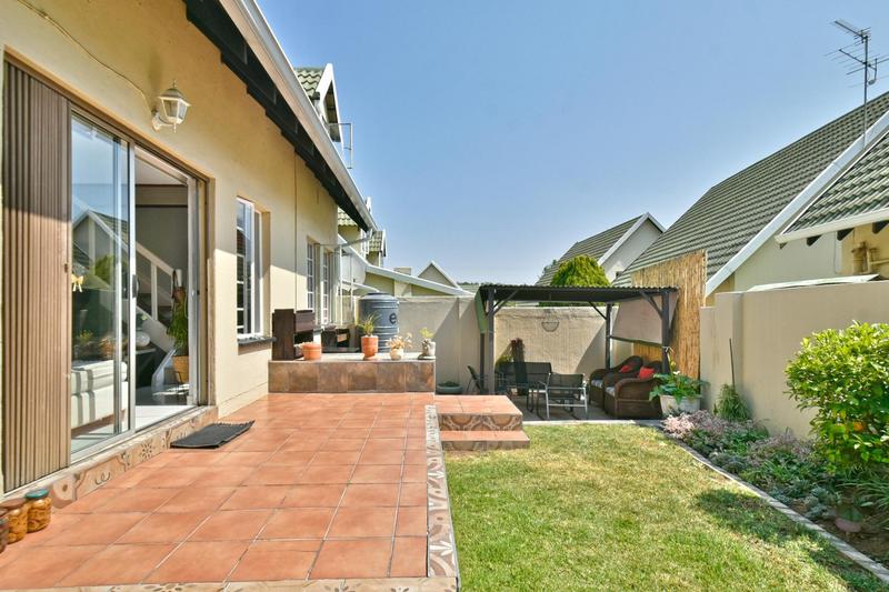 3 Bedroom Property for Sale in Sonneglans Gauteng