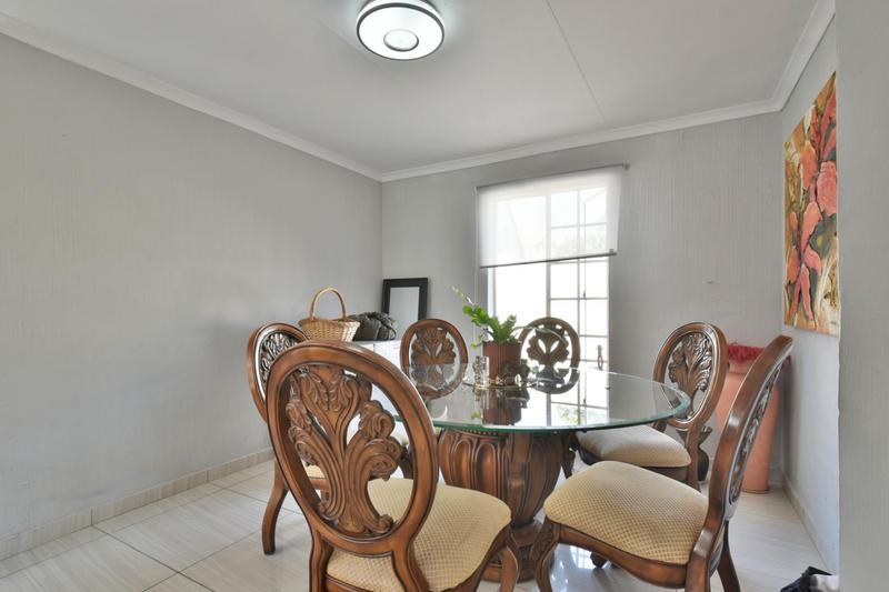 3 Bedroom Property for Sale in Sonneglans Gauteng