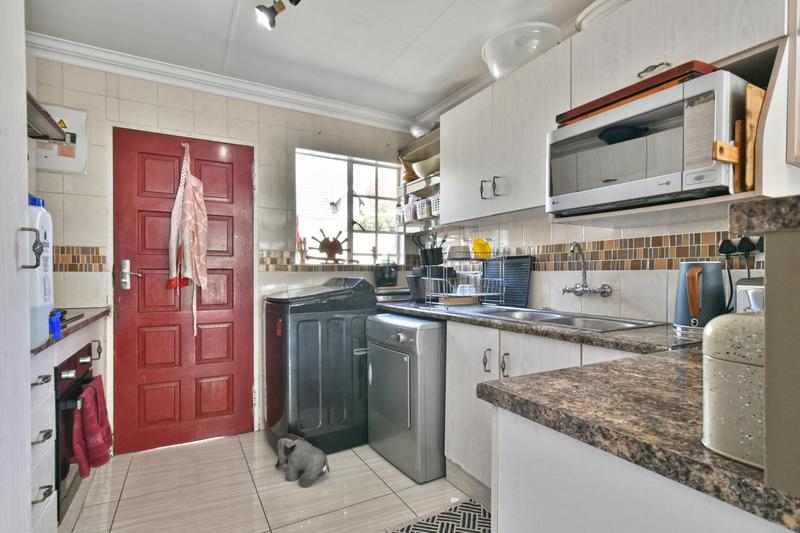 3 Bedroom Property for Sale in Sonneglans Gauteng
