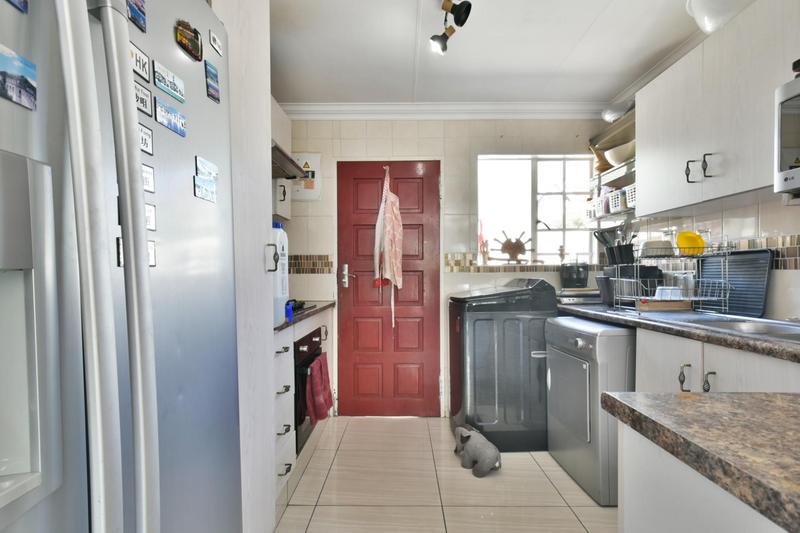 3 Bedroom Property for Sale in Sonneglans Gauteng