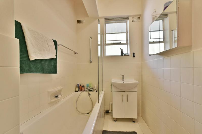 1 Bedroom Property for Sale in Illovo Gauteng