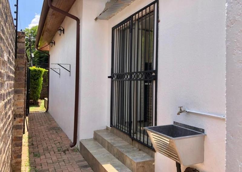 To Let 2 Bedroom Property for Rent in Faerie Glen Gauteng