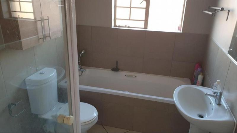 To Let 2 Bedroom Property for Rent in Stone Ridge Gauteng