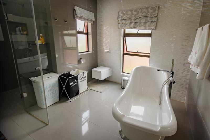 3 Bedroom Property for Sale in Copperleaf Estate Gauteng