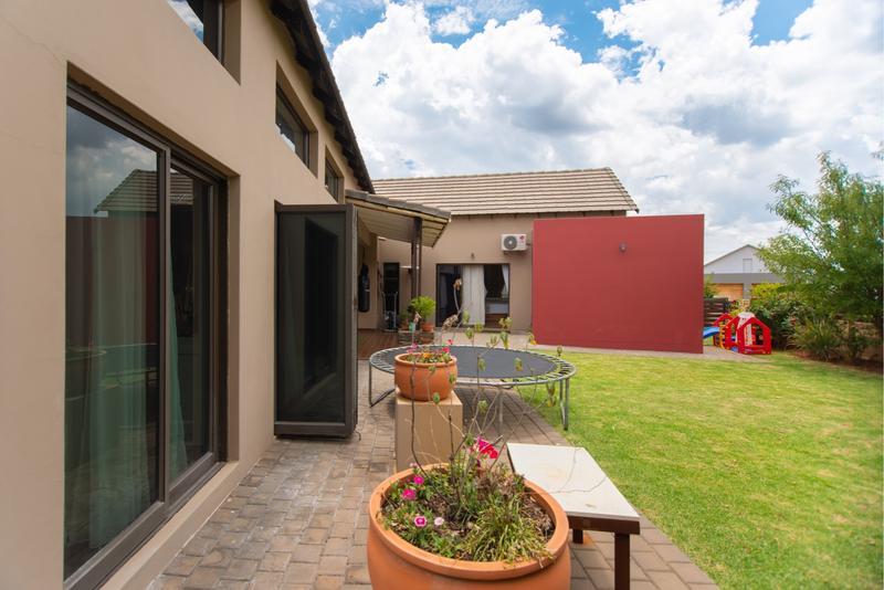 3 Bedroom Property for Sale in Copperleaf Estate Gauteng