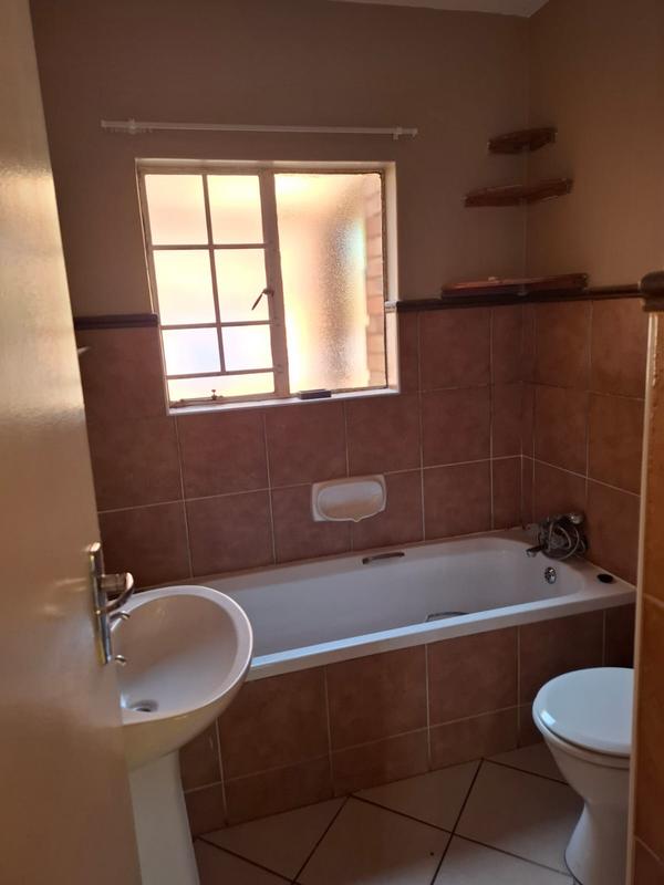 To Let 2 Bedroom Property for Rent in Mooikloof Ridge Gauteng