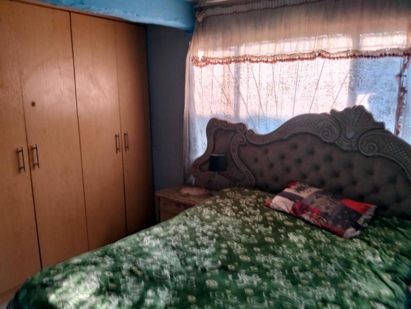 6 Bedroom Property for Sale in Tembisa Gauteng