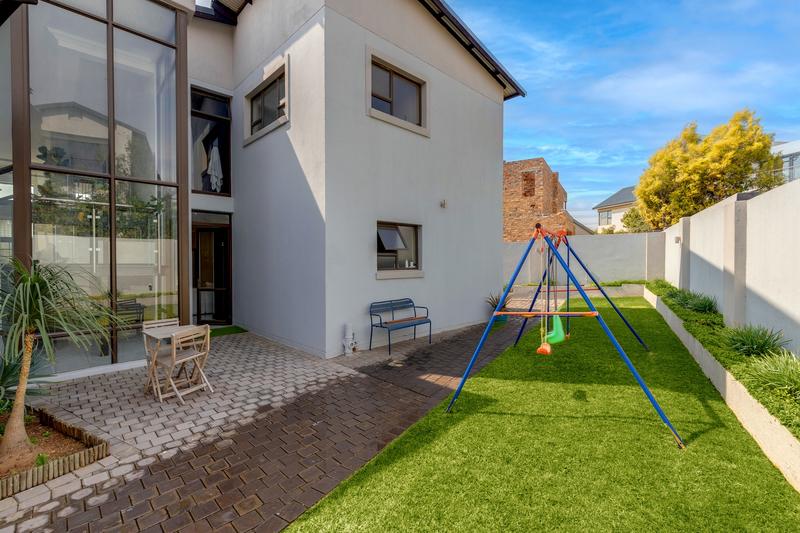 4 Bedroom Property for Sale in Waterfall Country Village Gauteng