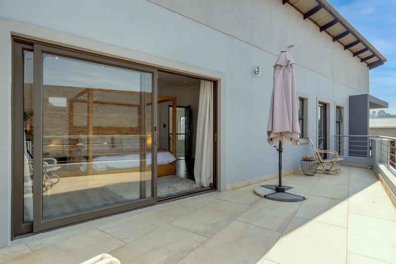 4 Bedroom Property for Sale in Waterfall Country Village Gauteng