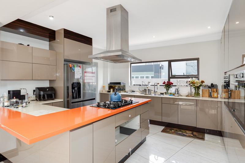 4 Bedroom Property for Sale in Waterfall Country Village Gauteng