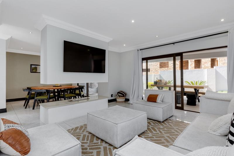 4 Bedroom Property for Sale in Waterfall Country Village Gauteng