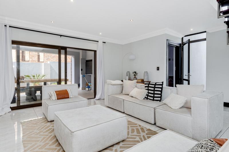 4 Bedroom Property for Sale in Waterfall Country Village Gauteng