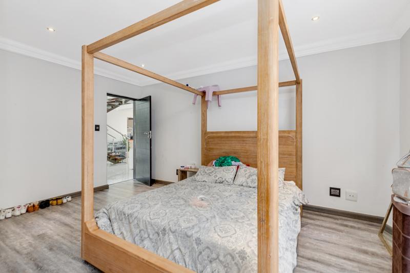 4 Bedroom Property for Sale in Waterfall Country Village Gauteng