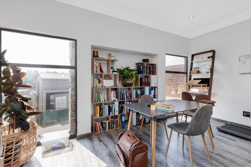 4 Bedroom Property for Sale in Waterfall Country Village Gauteng