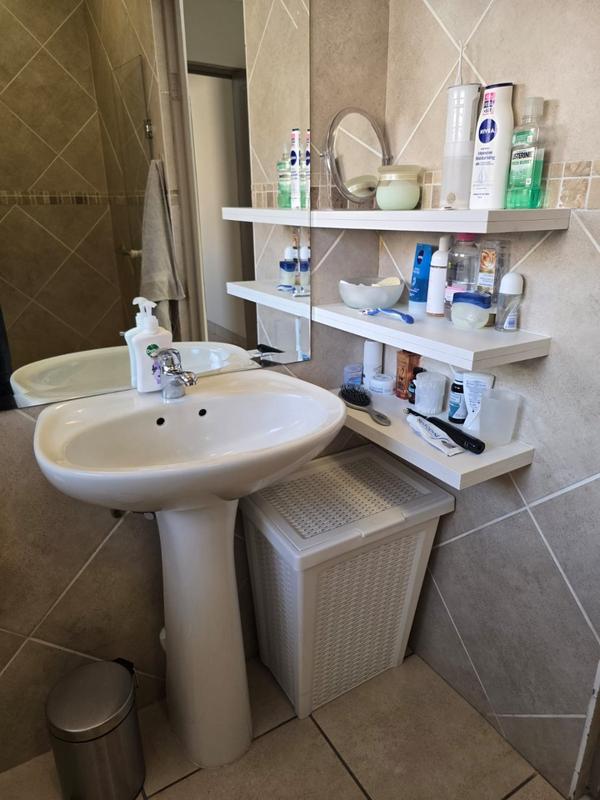 2 Bedroom Property for Sale in Montana Tuine Gauteng