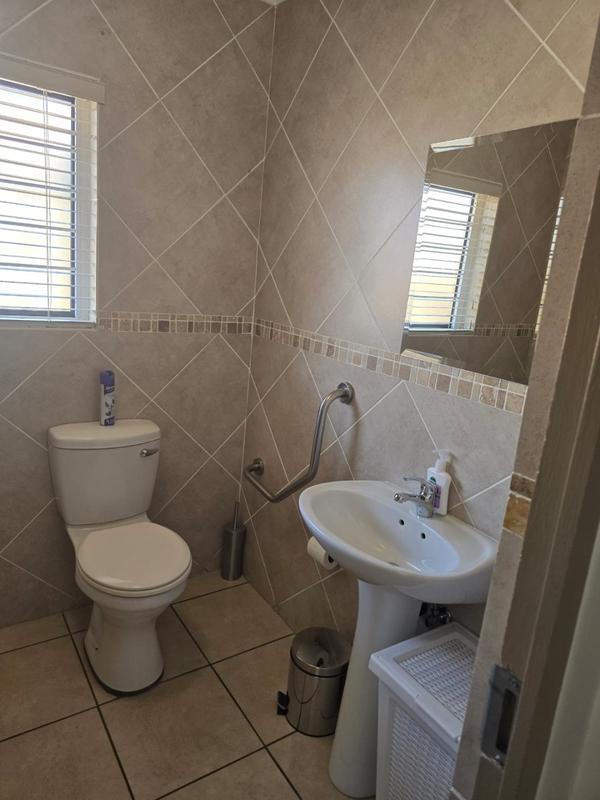 2 Bedroom Property for Sale in Montana Tuine Gauteng