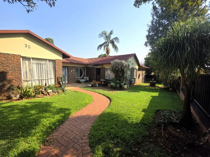 3 Bedroom Property for Sale in Theresa Park Gauteng