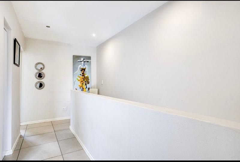 To Let 2 Bedroom Property for Rent in Linden Gauteng