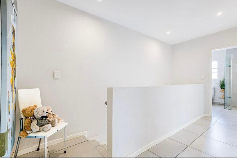 To Let 2 Bedroom Property for Rent in Linden Gauteng