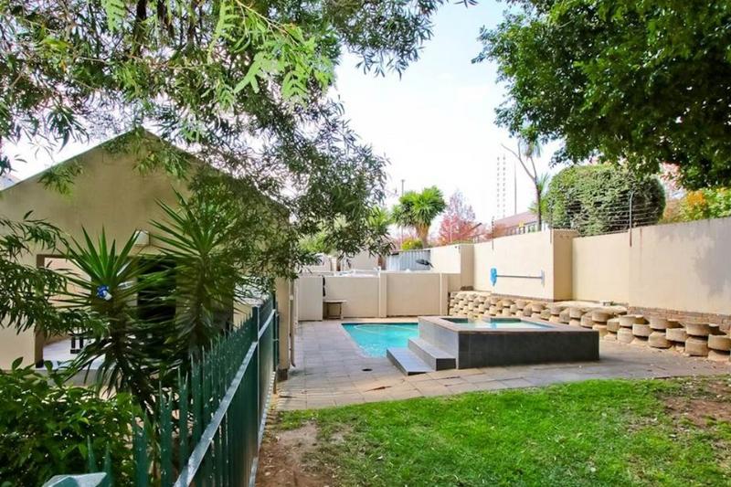 To Let 2 Bedroom Property for Rent in Bedford Gardens Gauteng
