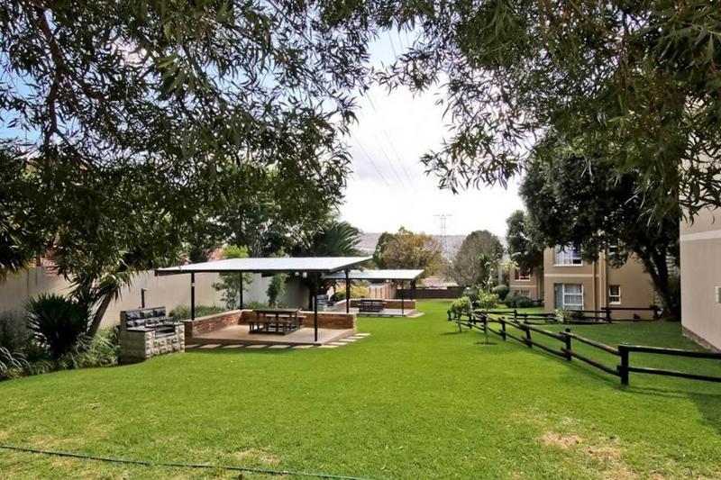 To Let 2 Bedroom Property for Rent in Bedford Gardens Gauteng