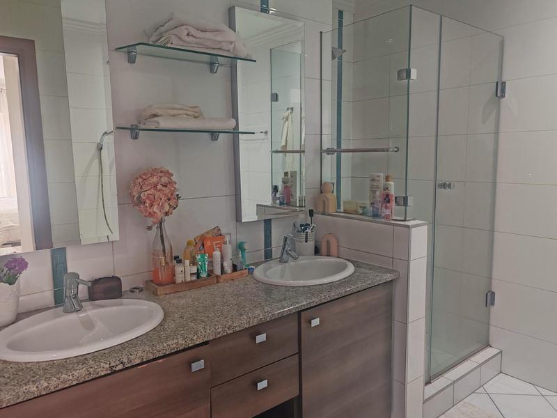 To Let 2 Bedroom Property for Rent in Bedfordview Gauteng