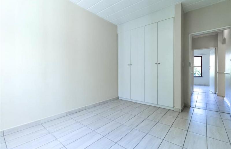 To Let 2 Bedroom Property for Rent in Saxonwold Gauteng