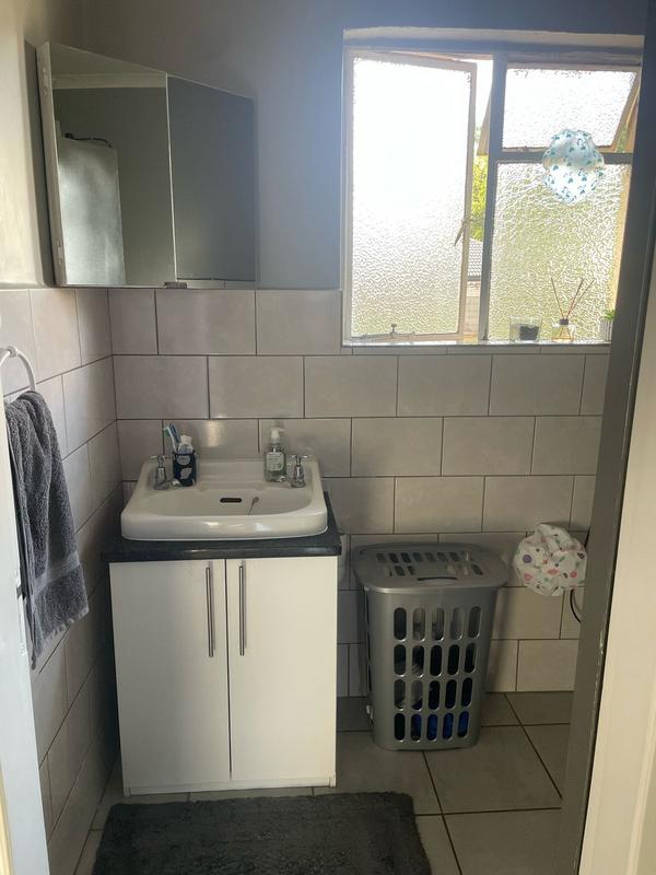 To Let 2 Bedroom Property for Rent in Edenvale Gauteng