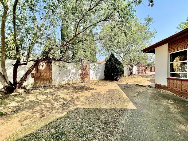 To Let 3 Bedroom Property for Rent in Country View Gauteng