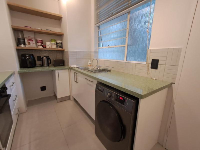 To Let 2 Bedroom Property for Rent in Sandhurst Gauteng