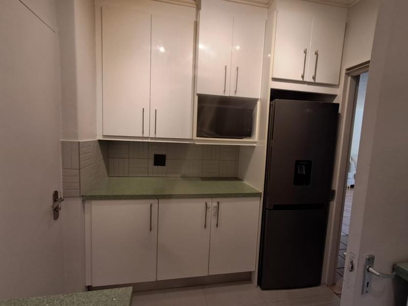 To Let 2 Bedroom Property for Rent in Sandhurst Gauteng