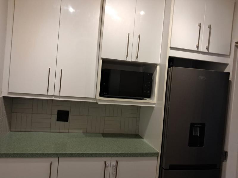 To Let 2 Bedroom Property for Rent in Sandhurst Gauteng