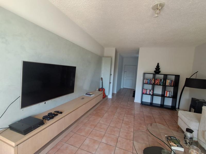 To Let 2 Bedroom Property for Rent in Sandhurst Gauteng