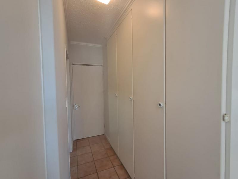 To Let 2 Bedroom Property for Rent in Sandhurst Gauteng