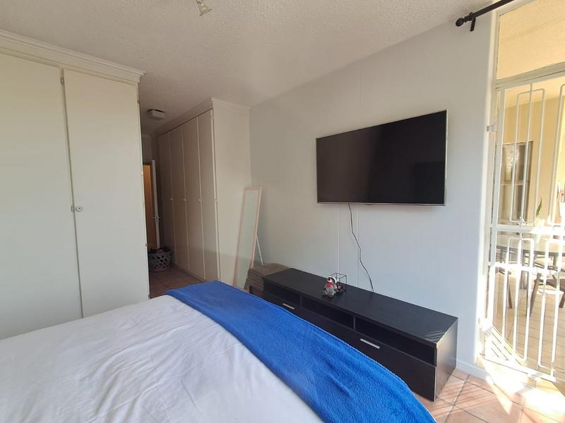 To Let 2 Bedroom Property for Rent in Sandhurst Gauteng