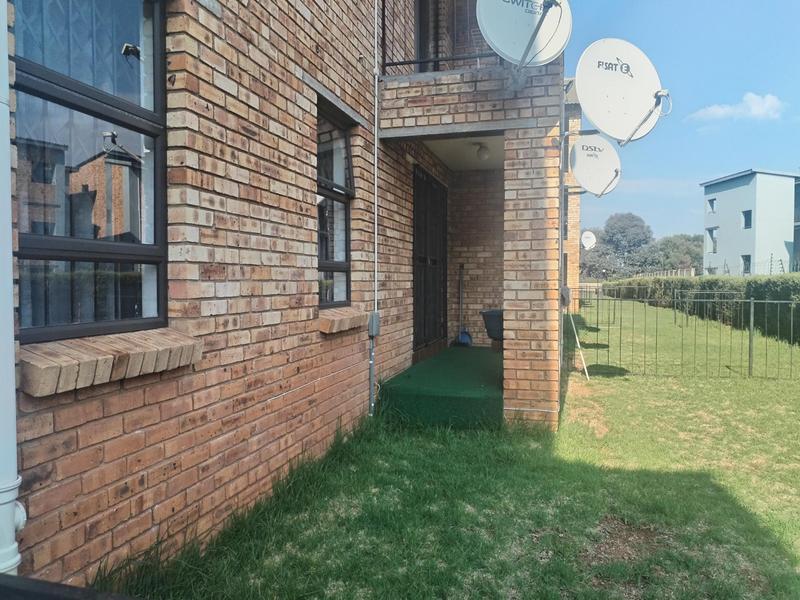 To Let 2 Bedroom Property for Rent in Groblerpark Gauteng