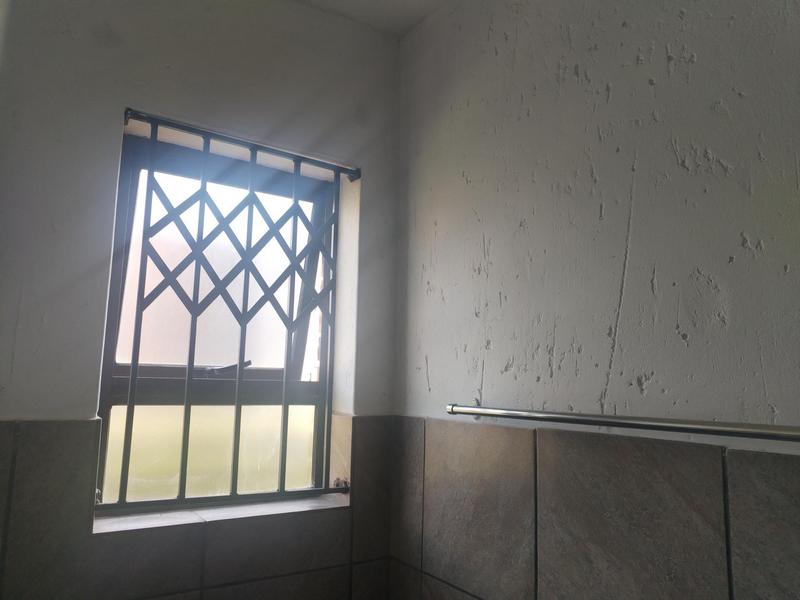 To Let 2 Bedroom Property for Rent in Groblerpark Gauteng
