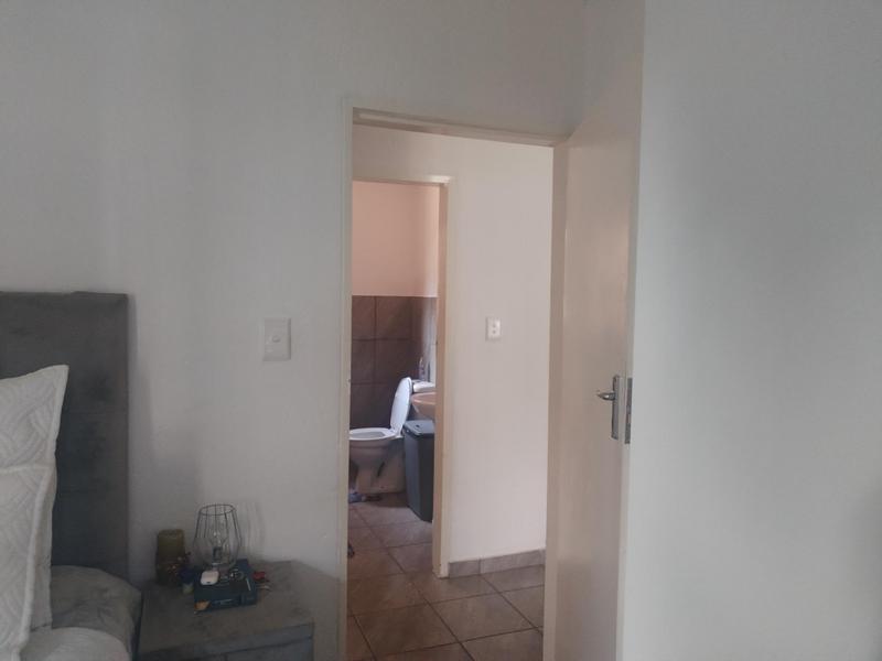 To Let 2 Bedroom Property for Rent in Groblerpark Gauteng