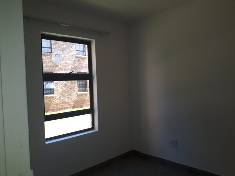 To Let 2 Bedroom Property for Rent in Groblerpark Gauteng